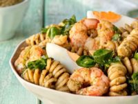 Fusilli com camarões e courgettes