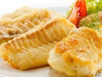 Pescada branca com chicória e malaguetas fritas